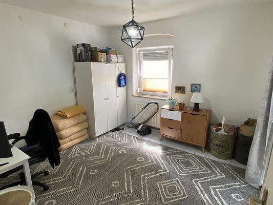 Büro/ Kinderzi. Wohnung EG