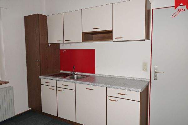 Küche mit Küchenzeile