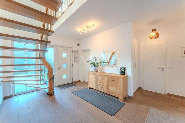 großzügiger Empfangsbereich