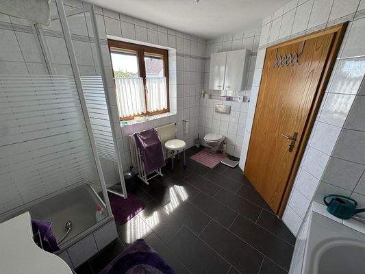 OG Badezimmer Rückseite