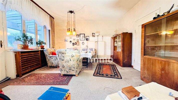 OG 1 Esszimmer / Wohnzimmer offen / Zugang Balkon