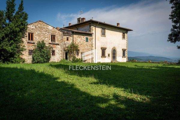 10 Westen Hausfassade und oberer Garten