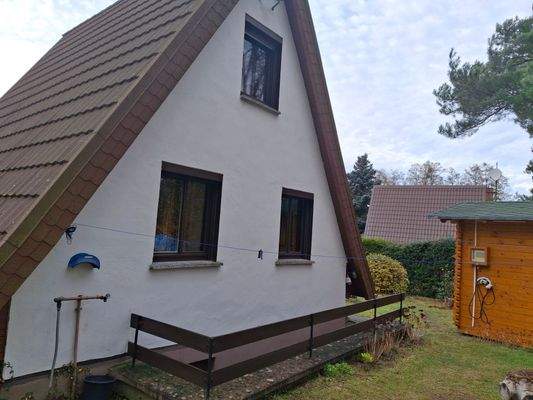 Hinten mit Kellereingang