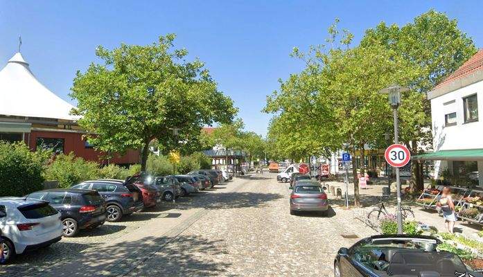 Postbauer-Heng, Zentrum