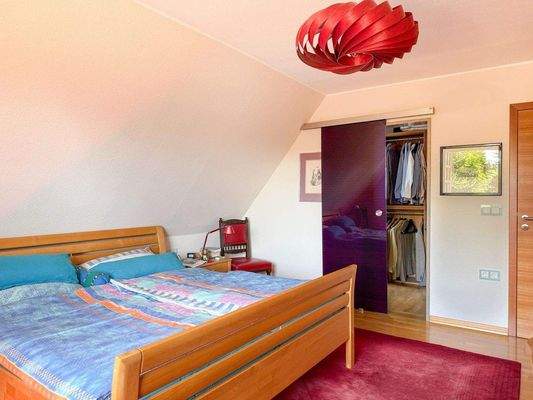 Schlafzimmer mit Ankleide