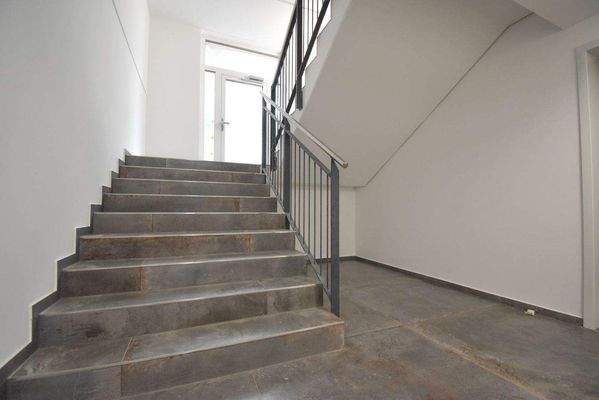 4 Treppenaufgang.JPG