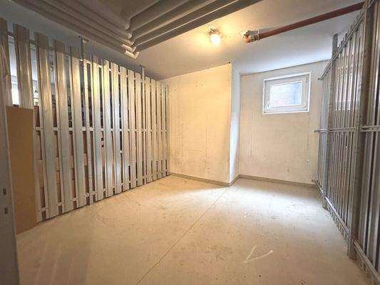 großes Kellerabteil