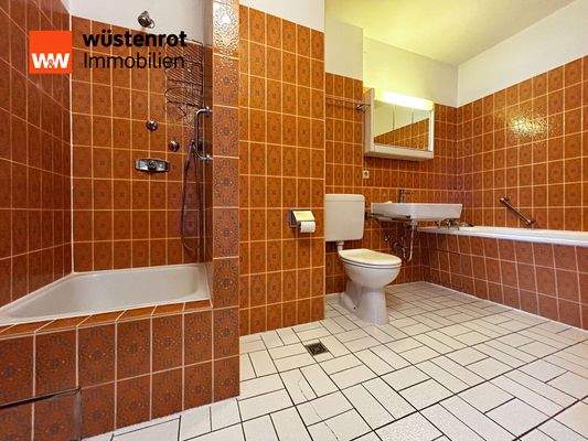 OG Badezimmer 1:  Retro...und TOP-gepflegt