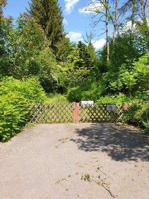 Gartentor-Einfahrt EFH Lauzenberg.