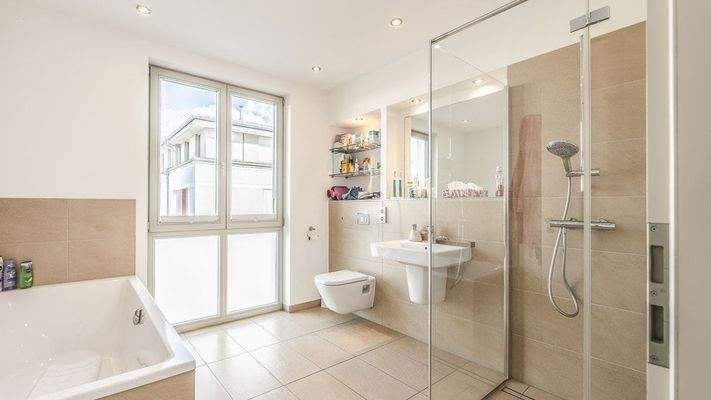 Wannen- & Duschbad OG