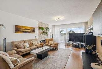 Wohnzimmer mit Loggia