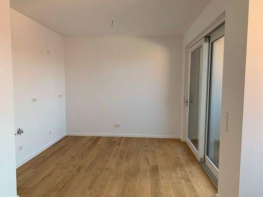 offener Küchenbereich mit Zugang Balkon1