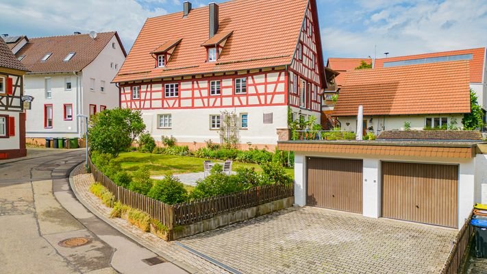 Garten, Garagen und Stellplätze