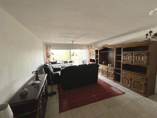 Wohnbereich mit Balkonzugang