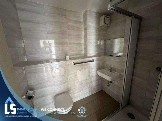 Bad mit Dusche