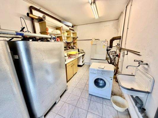 Hauswirtschaftsraum mit Heizung