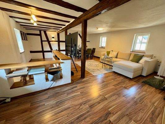 B12 Wohnzimmer Vorderhaus.jpg