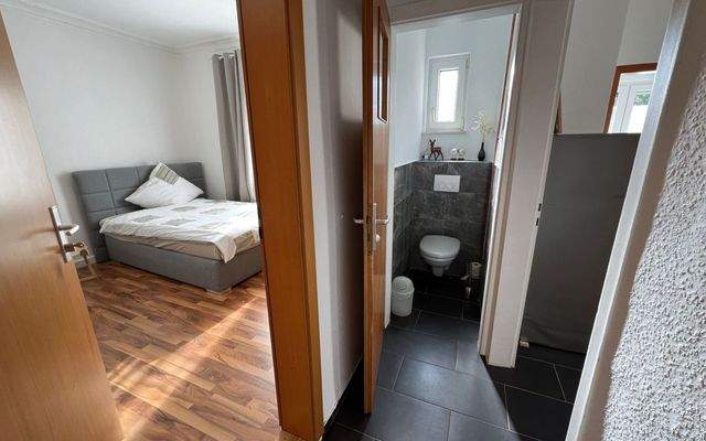 Flur WG Zimmer Stuttgart möbliert Zuffenhausen Wohnen auf zeit bei urbanbnb.jpeg