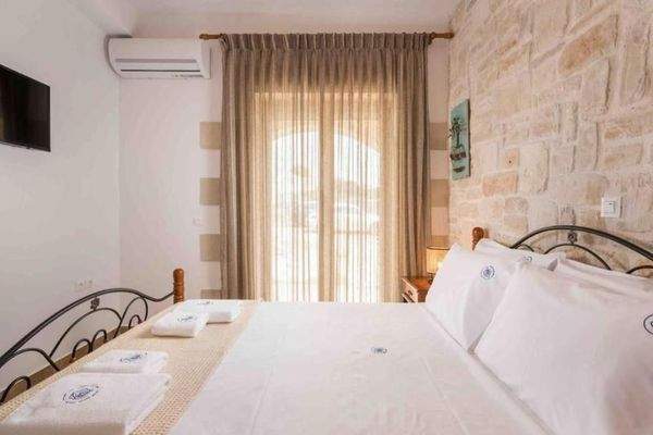 Kreta: Steinvilla mit Meerblick und Infinity-Pool in Drapanos zu verkaufen