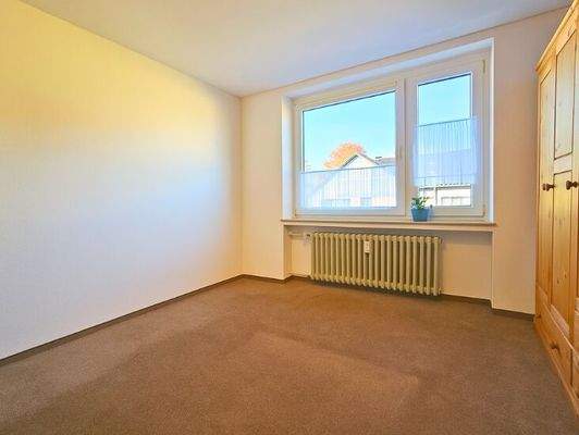 Vielseitiges Zimmer – ideal als Kinder-, Gäste- oder Arbeitszimmer nutzbar.