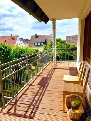 großer Balkon im EG