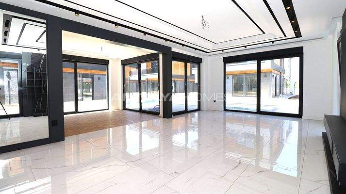 Detached Villas in a Luxury Complex in Dosemealti Antalya