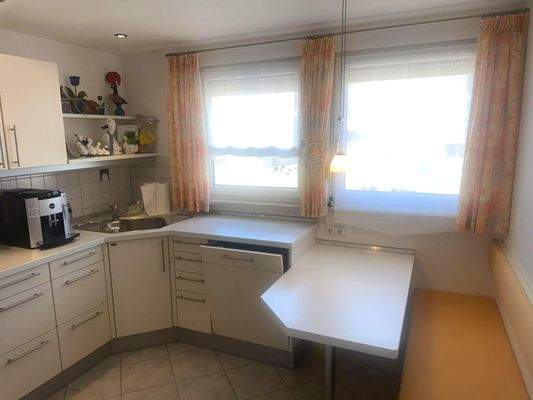 DG_Küche mit Einbauküche