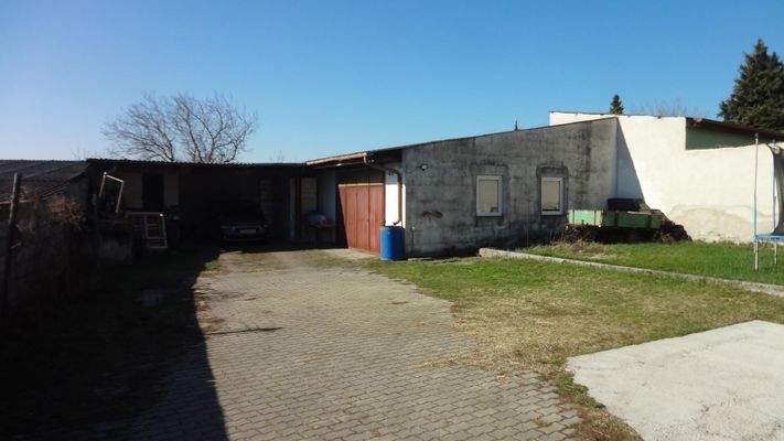 Nebengebäude Rückwärts