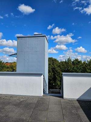 Treppenaufgang zu 6 Wohnungen