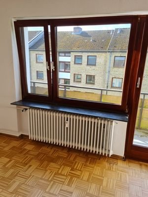Wohnzimmer + Balkon.jpg