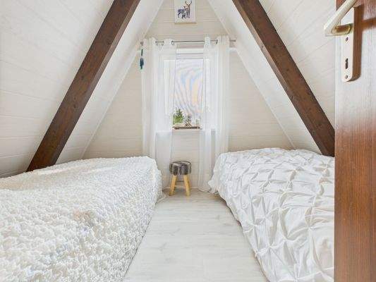 CAM01223G0-PR0125-STILL016