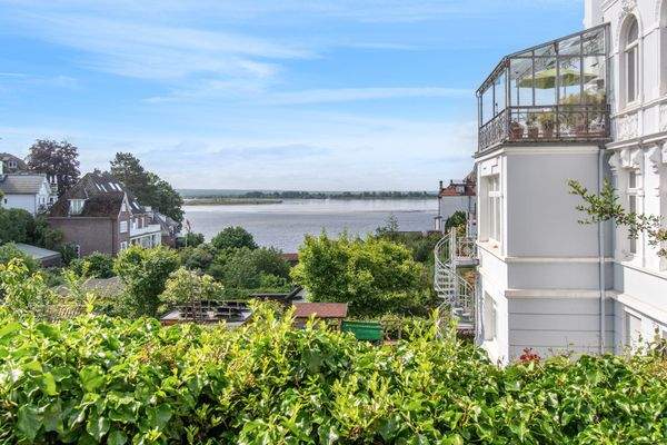 Weitblick von Ihrer 35 m² Sonnenterrasse