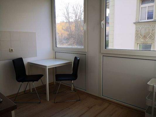 Küchennische mit 2 Fenstern