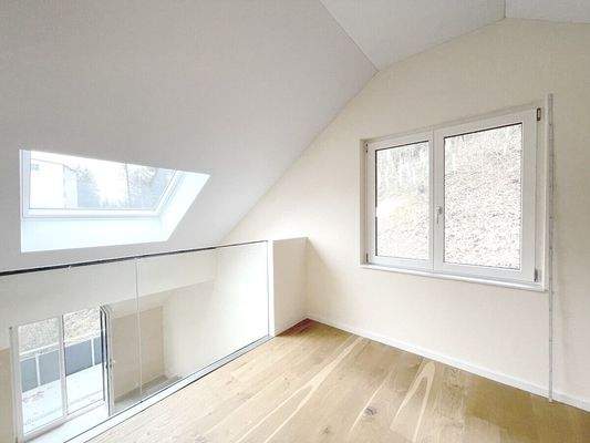 Sehr hohe Raumhöhe in der Galerie