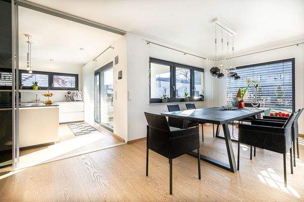 Essbereich mit Küche