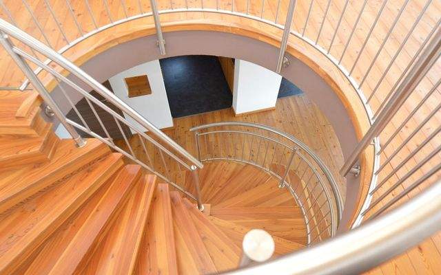 gewendelter Treppenaufgang Erdgeschoss - Dachgeschoss