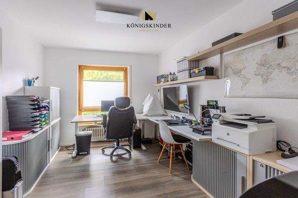 Kinderzimmer / Büro