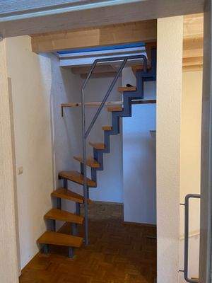 Treppe zum 2. DG/ Dachspitz
