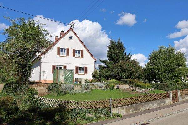 Zweifamilienhaus mit viel Platz