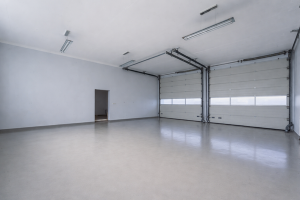 variabel nutzbare Hallenfläche mit Sektionaltoren