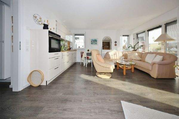 ...offen zur Küche...