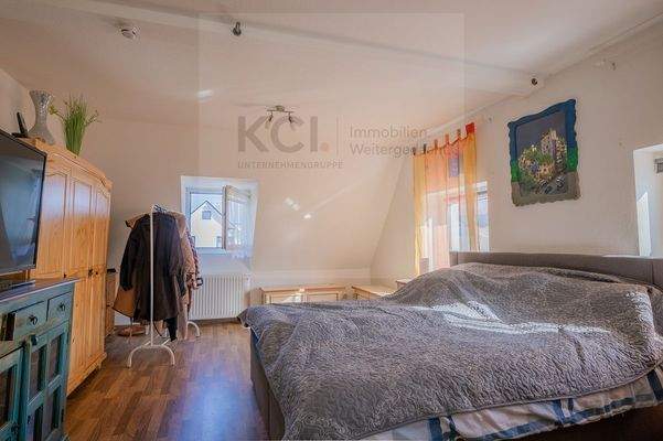 Schlafzimmer 2/  OG.