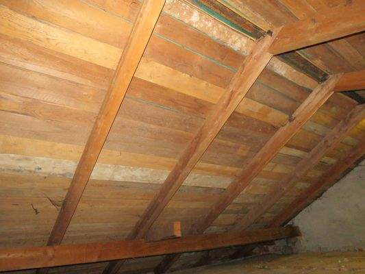 eingebretterter Dachstuhl 