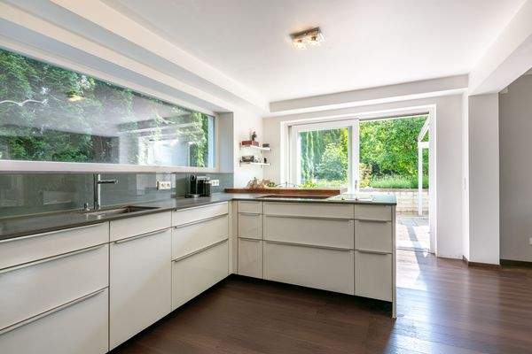 Moderne, offene Küche