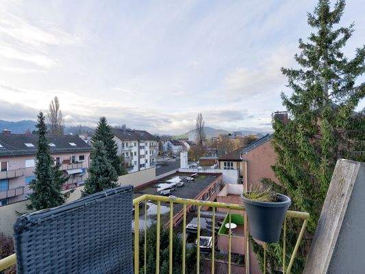 ... mit Aussicht über Freiburg.