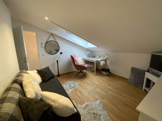 Büro/Gästezimmer DG