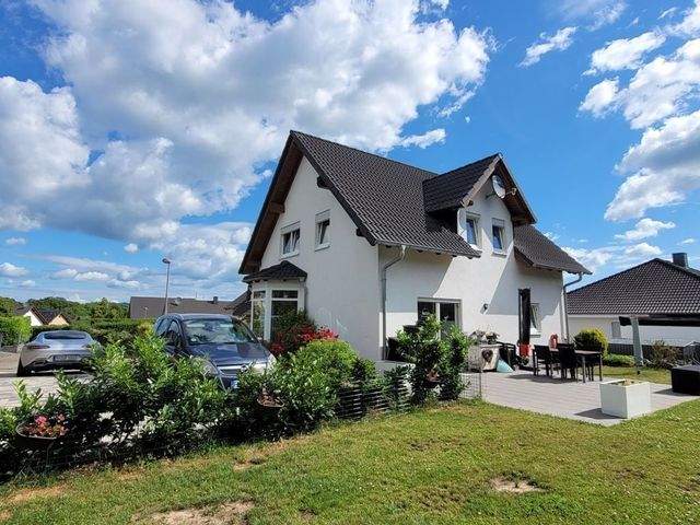 Zur Miete: freistehendes Einfamilienwohnhaus in Mayen-Hausen