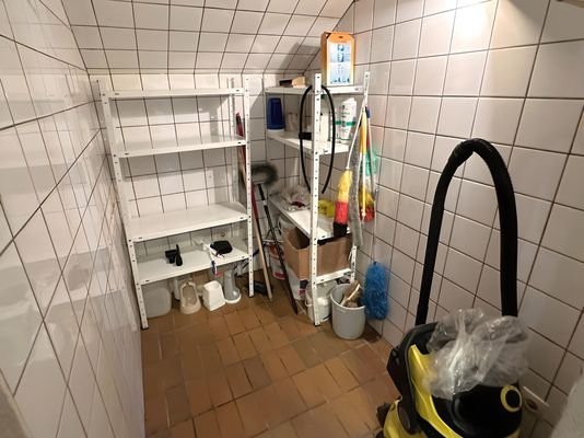 Lagerfläche im Eingangsbereich