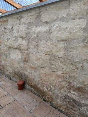 Sandsteinmauer Innenhof/Garten