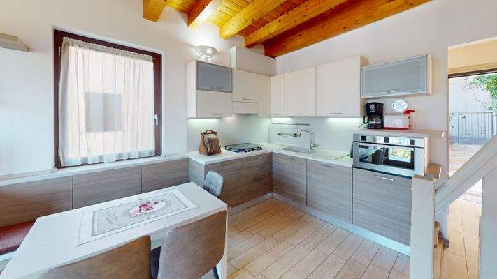 AB-073-12-Monolocale-a-Tremosine-Kitchen 1.jpg